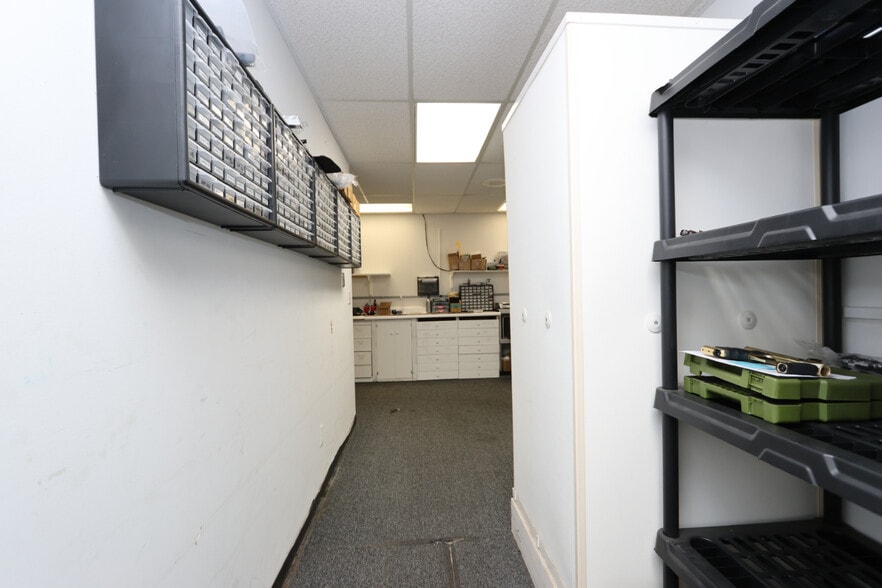 More Photos Of 25 S Lexington Springmill Rd, Mansfield Freestanding For Sale
