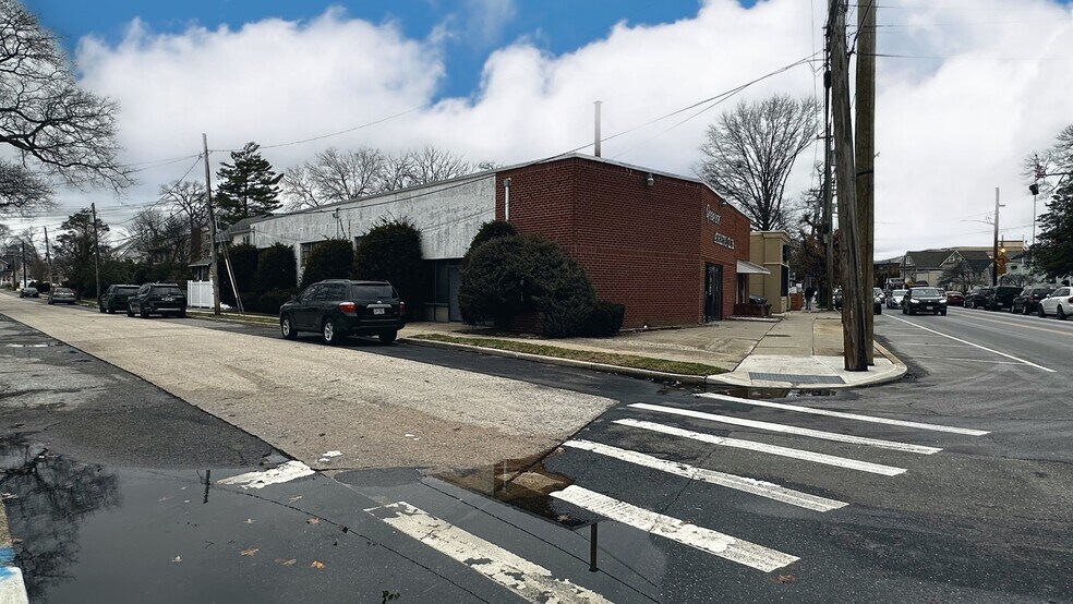 More Photos Of 369 Atlantic Ave, East Rockaway Health Club For Lease