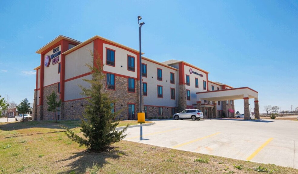More Photos Of 201 Commerce Dr, Wewoka Hotel For Sale