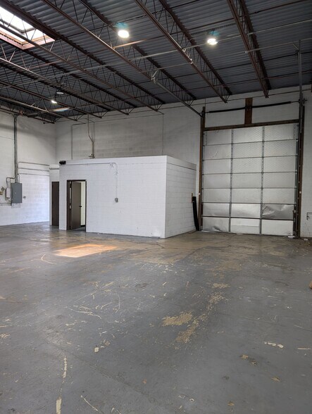 More Photos Of 5113-5123 Berwyn Rd, College Park Unknown For Lease