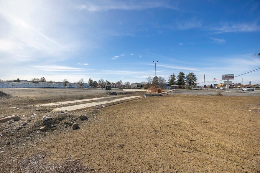 More Photos Of 5705 W Clearwater Ave, Kennewick Land For Sale