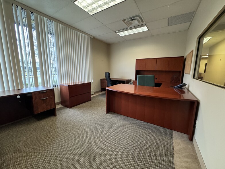 More Photos Of 761 Koehler Ave, Ronkonkoma Office For Lease