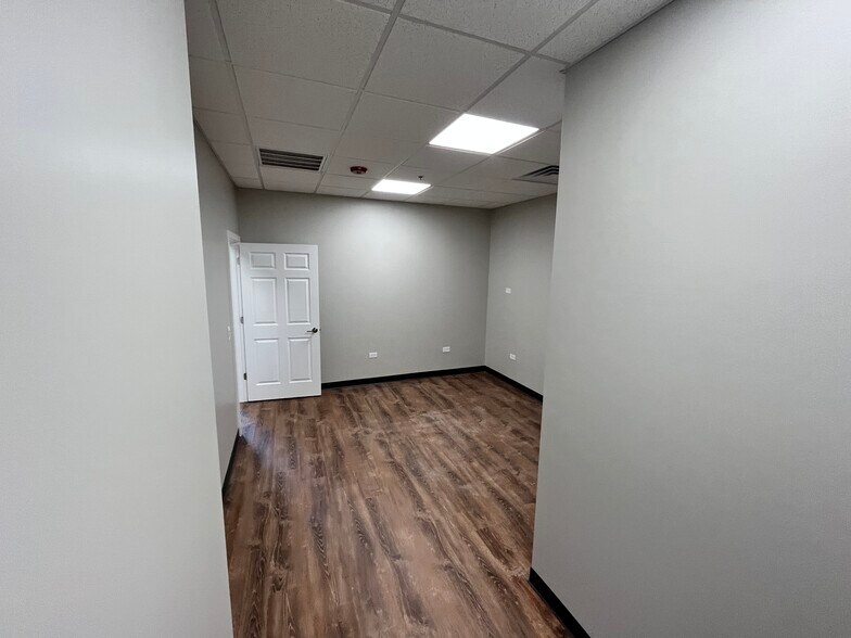 More Photos Of 113 Main St, Oswego Medical For Lease