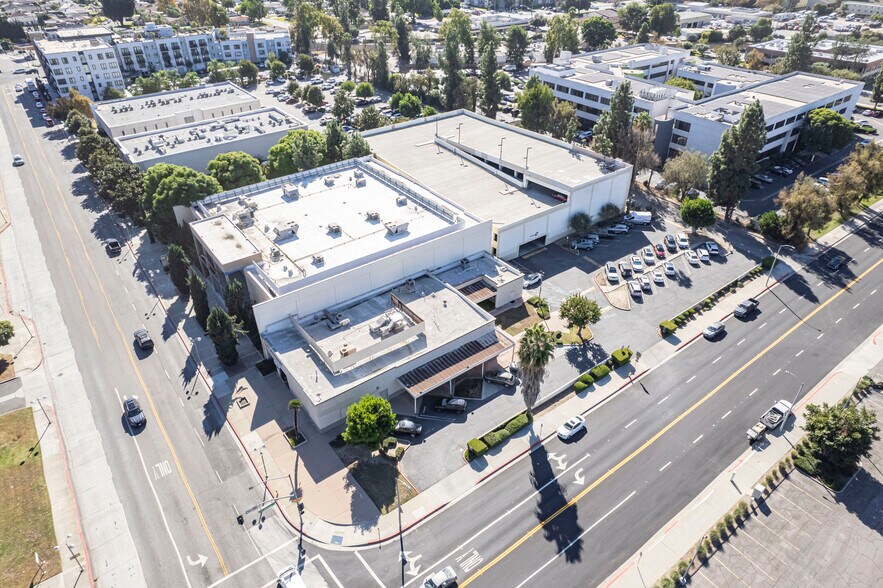 More Photos Of 1530 W West Covina Pky, West Covina Health Club For Lease