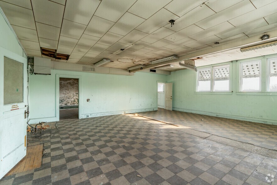 More Photos Of 131 S Main St, Mount Holly Loft Creative Space For Sale