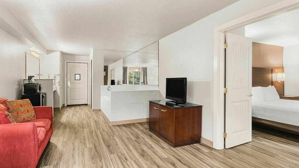 More Photos Of 3430 NE Hwy 101, Lincoln City Hospitality For Sale