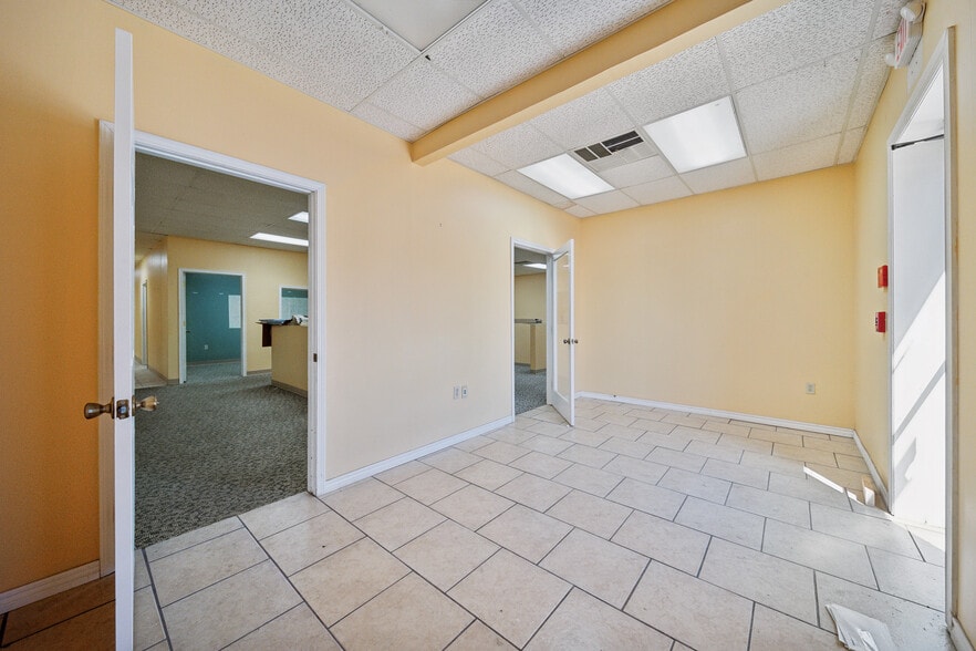 More Photos Of 710 S Adams St, Sapulpa Distribution For Sale