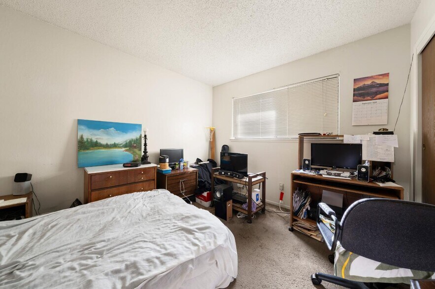 More Photos Of 5743 Woodleigh Dr, Carmichael Multifamily For Sale