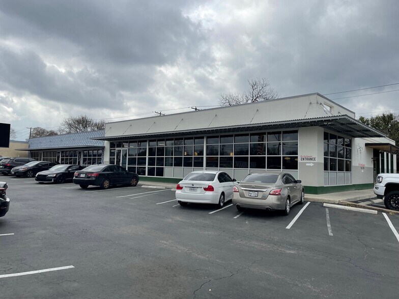 More Photos Of 1739-1745 W Anderson Ln, Austin Unknown For Lease
