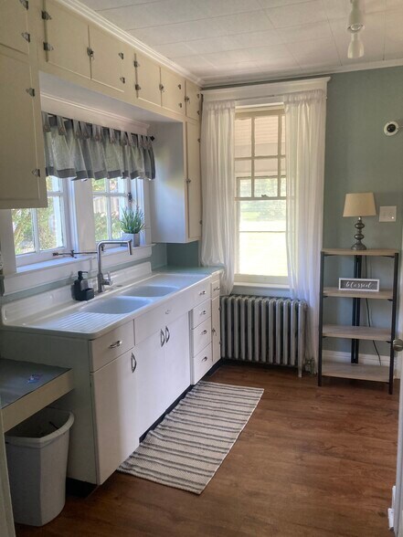 More Photos Of 1918 Carlisle Rd, York Office Residential For Sale