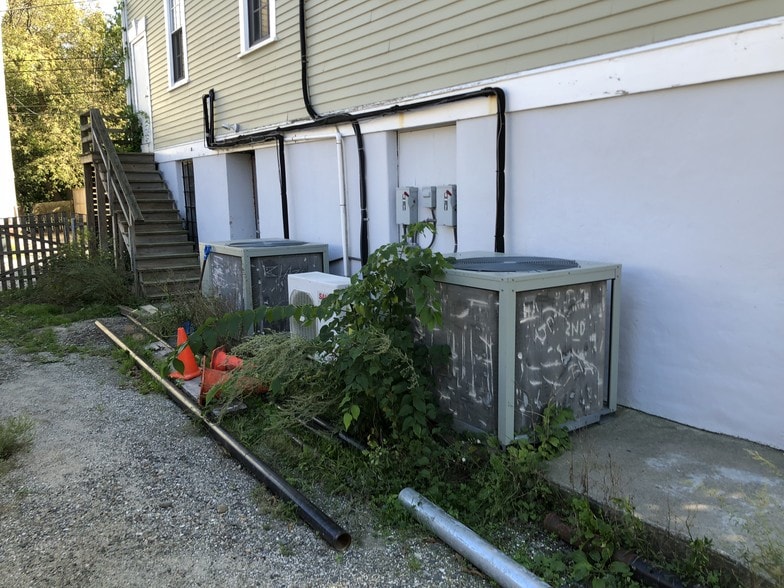 More Photos Of 28 Market St, Warren Theater Concert Hall For Sale