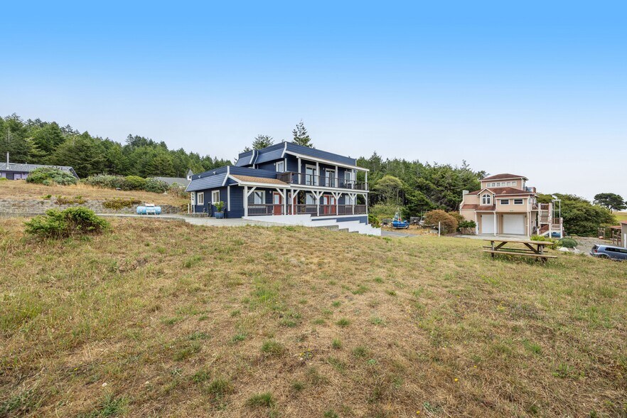 More Photos Of 129 Lower Pacific Dr, Whitethorn General Retail For Sale