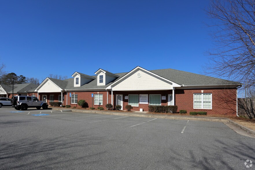 Primary Photo Of 5655 Lake Acworth Dr NW, Acworth Medical For Lease