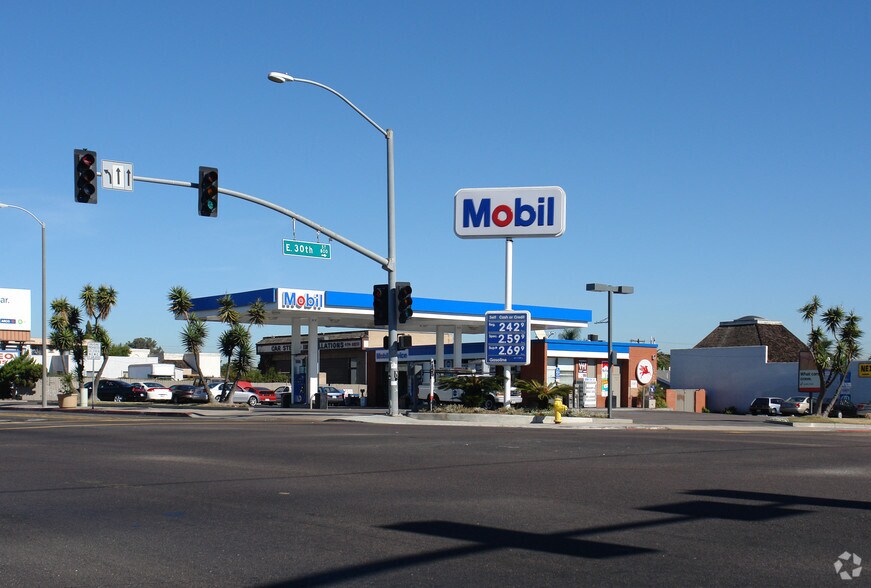More Photos Of 2945 Highland Ave, National City Service Station For Lease
