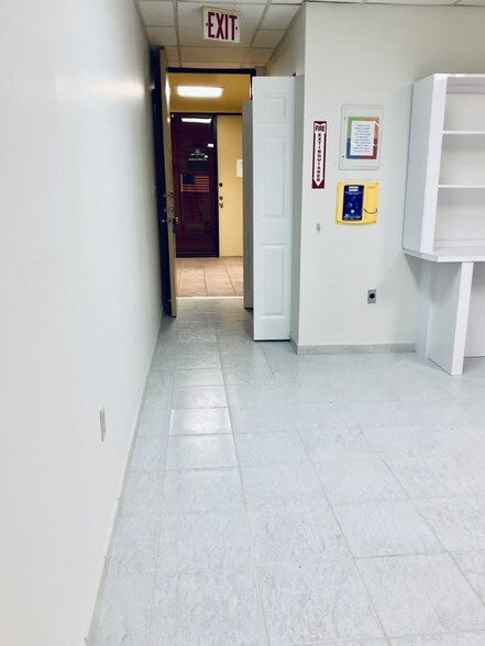 More Photos Of 8370 W Flagler St, Miami Medical For Lease