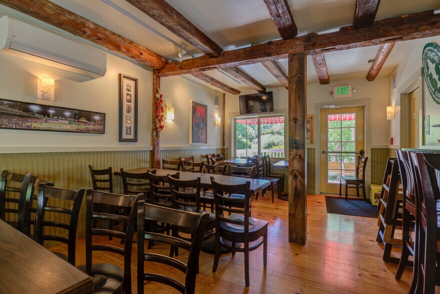 More Photos Of 200 Shore Rd, Ogunquit Restaurant For Sale