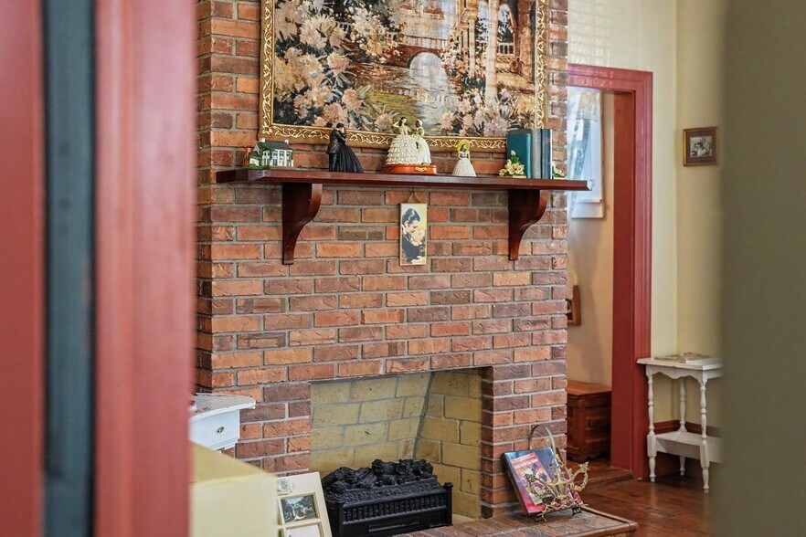 More Photos Of 209 Osborne St, Saint Marys Flex For Sale