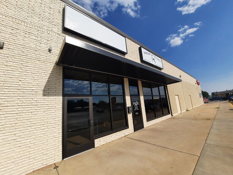 More Photos Of 1804 Cambell St, Rapid City General Retail For Lease