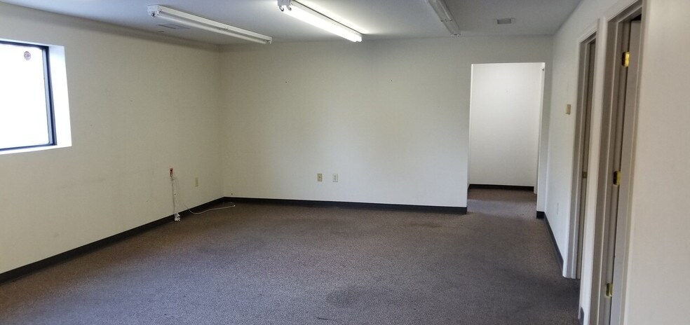 More Photos Of 1901 Margaret St, Winston-Salem Warehouse For Lease