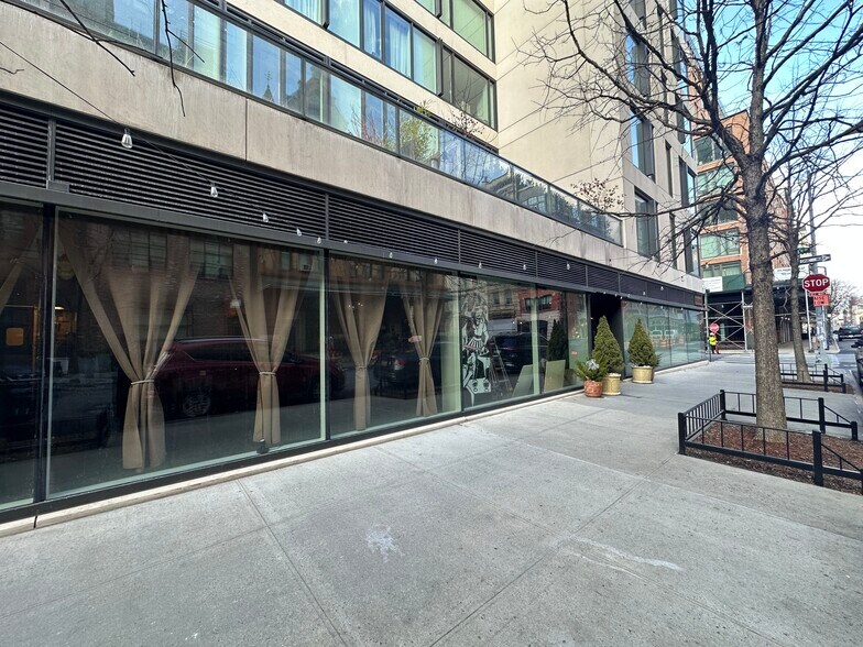 More Photos Of 450 Washington St, New York Apartments For Sale