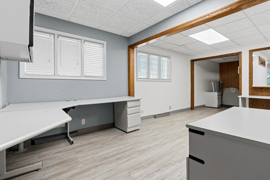 More Photos Of 244 Wilson Dr, Xenia Medical For Sale