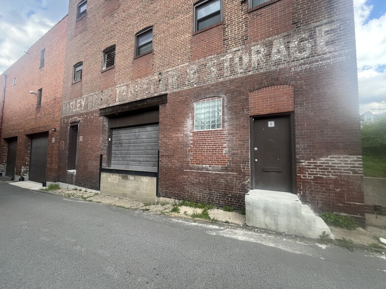 More Photos Of 918 Rickenbach St, Pittsburgh Distribution For Lease
