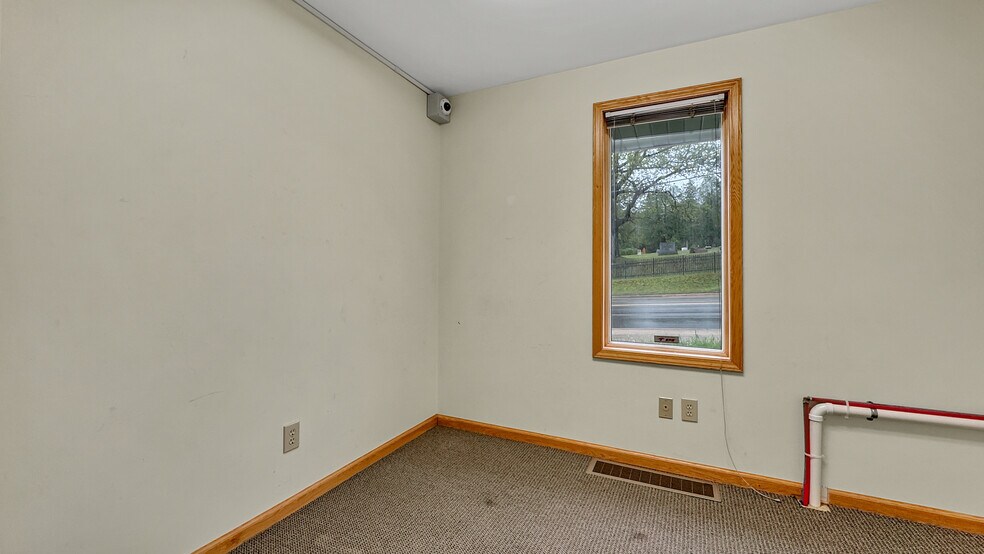 More Photos Of 1200 S Mitchell St, Cadillac Office For Sale