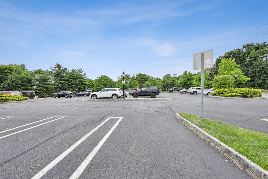 More Photos Of 35 Jefferson Ave, Westwood Health Club For Lease