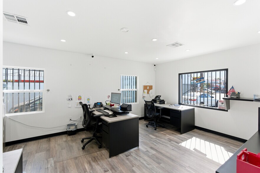 More Photos Of 13449 Van Nuys Blvd, Pacoima Storefront Retail Office For Sale