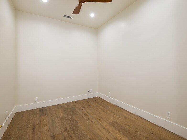 More Photos Of 1427 W 8th St, San Pedro Coworking Space