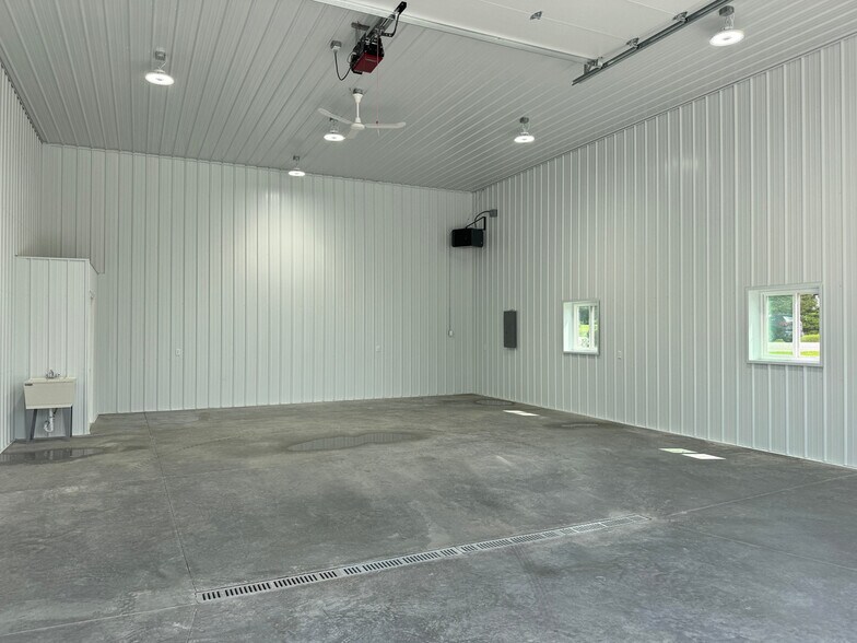 More Photos Of 540 N 3rd St, Polk City Warehouse For Sale