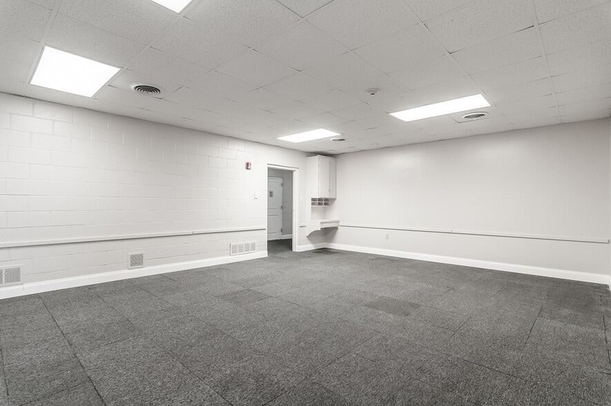 More Photos Of 4205 W Broadway St, Pearland Loft Creative Space For Lease