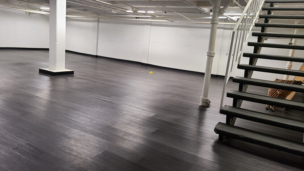 More Photos Of 969 N Hill St, Los Angeles Storefront For Lease