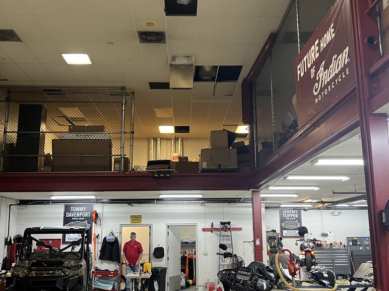 More Photos Of 6 Gateway Blvd W, Savannah Auto Dealership For Sale