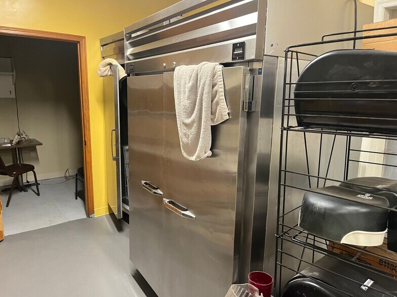 More Photos Of 126 Main St, Lehigh Restaurant For Lease