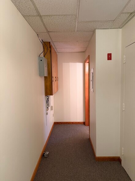 More Photos Of 62 Portsmouth Ave, Stratham Storefront Retail Office For Lease