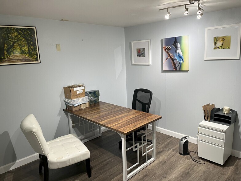 More Photos Of 2403 Ben White Blvd W, Austin Freestanding For Sale