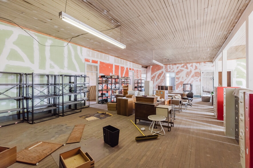 More Photos Of 205 W. Forsyth Street, Americus General Retail For Sale