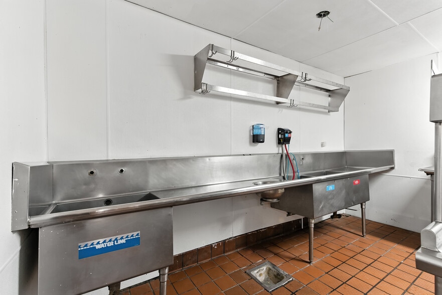 More Photos Of 4355 Sonoma Blvd, Vallejo Restaurant For Sale