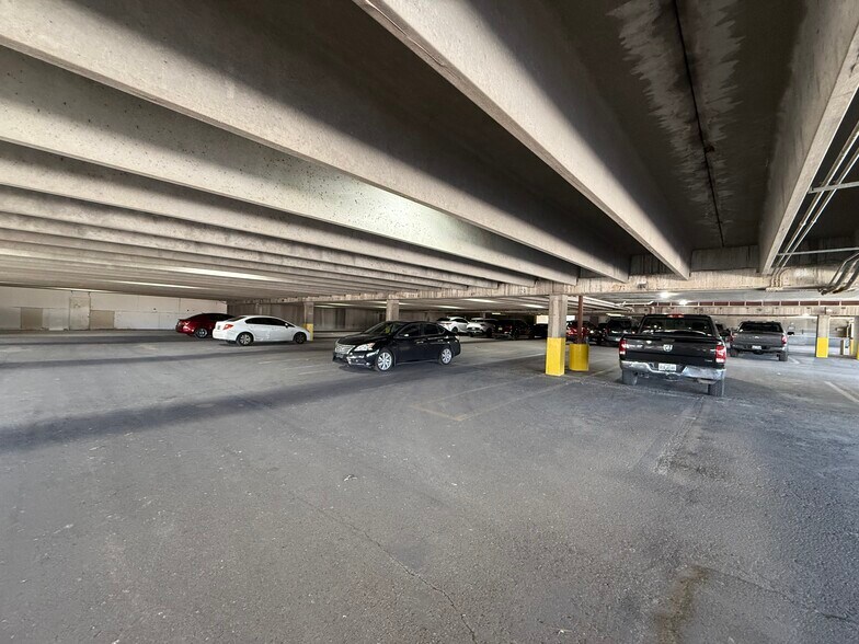 More Photos Of 1250 E Cliff Dr, El Paso Medical For Lease