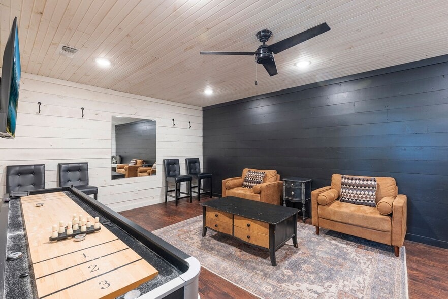 More Photos Of 1297 County Road 3318, Greenville Specialty For Sale