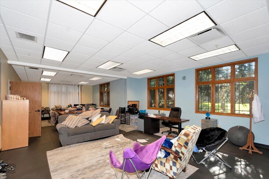 More Photos Of 201 Garden St, Yorkville Medical For Sale