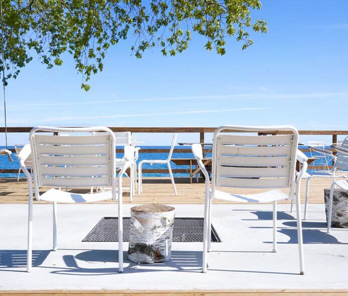 More Photos Of 349 Wellington Main St, Prince Edward Hotel For Sale