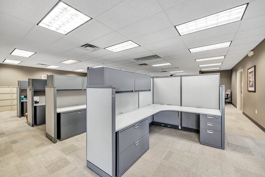 More Photos Of 2109 E Capitol Dr, Appleton Office For Lease