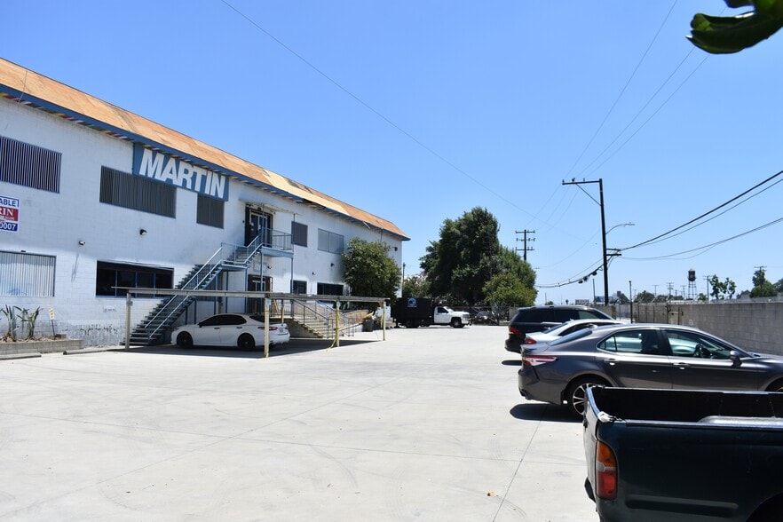 Primary Photo Of 12150 S Alameda St, Lynwood Office For Lease
