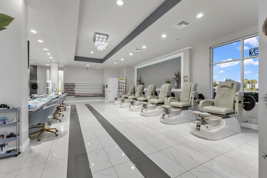 More Photos Of 24420 Sandhill Blvd, Punta Gorda Storefront Retail Office For Sale
