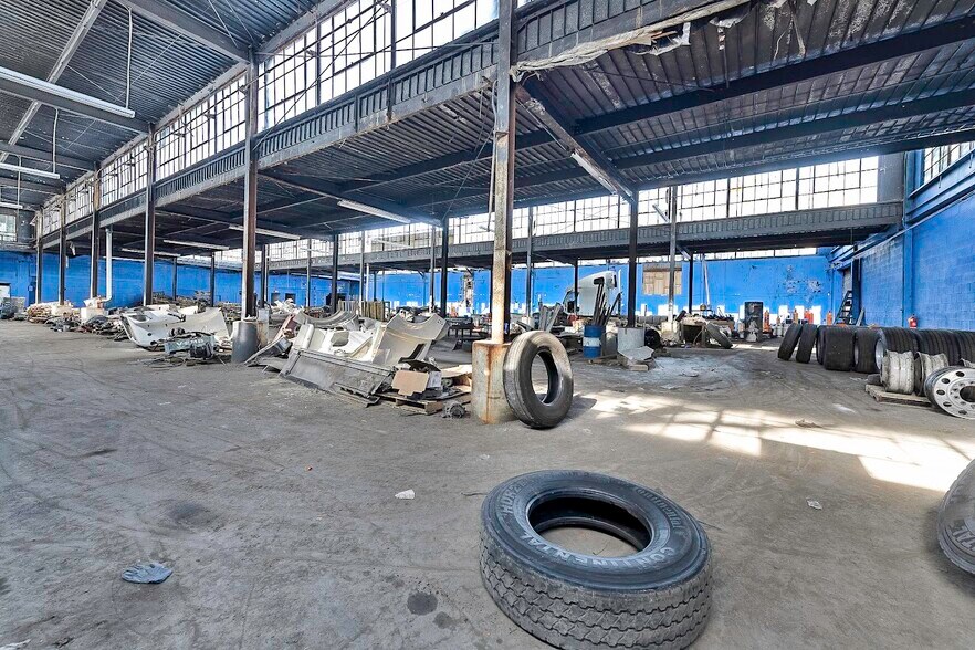 More Photos Of 12280 Burt Rd, Detroit Warehouse For Sale