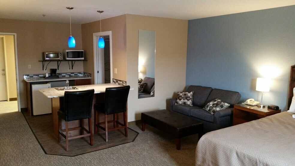 More Photos Of 1423 S US Old Highway 75, Sabetha Hotel For Sale