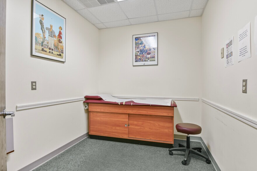 More Photos Of 845 N Main St, Providence Medical For Sale