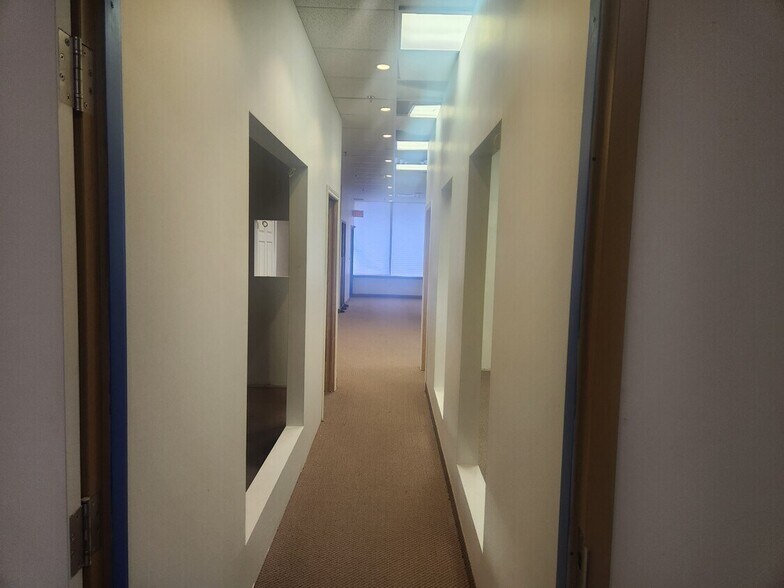 More Photos Of 7003 Steeles Ave W, Toronto Light Manufacturing For Sale